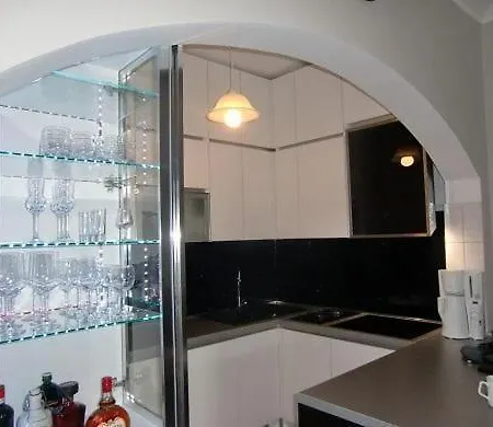 Apartment Mit Grosser Terrasse Im Erdgeschoss Vir