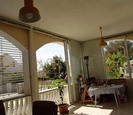 Mit Grosser Terrasse Im Erdgeschoss * Vir